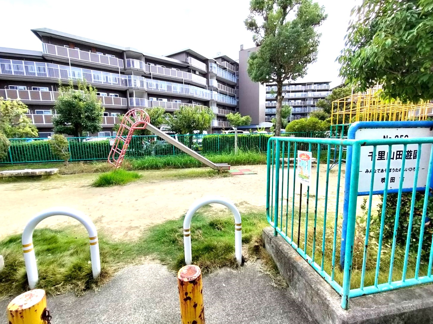 ユニーブル高野台北 公園