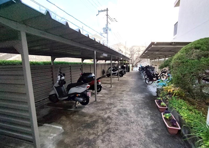 北摂マンション 共用部写真（駐車場）
