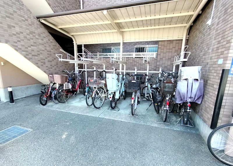 ギャラリーコート豊中・中桜塚 共用部写真（駐車場）