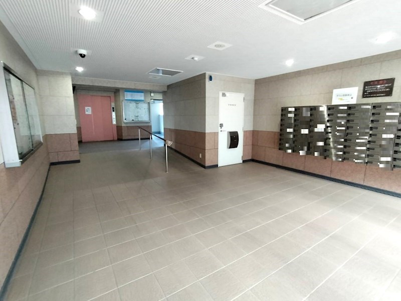 ローズコーポ千里C棟 共用部写真（ロビー）