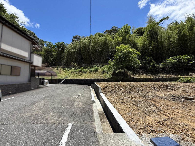 【7/3写真追加】高知市加賀野井1丁目　売土地 現地写真（前面道路含む現地写真）