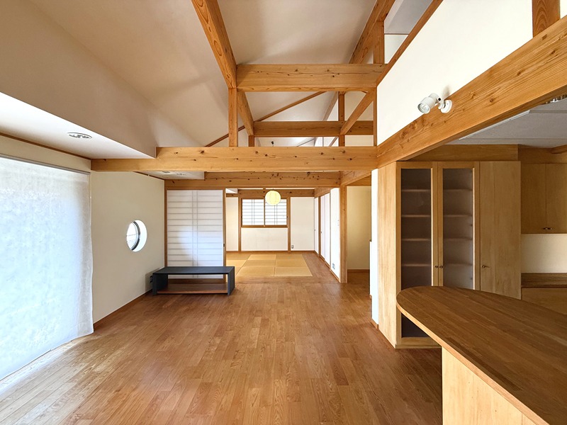長浜蒔絵台１丁目　中古戸建 内観写真（リビング）