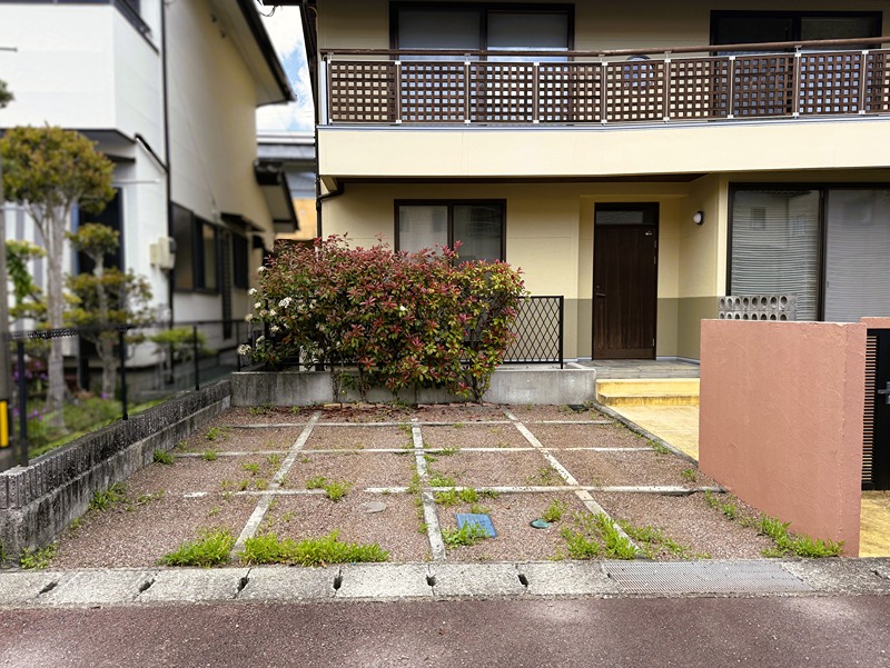 長浜蒔絵台１丁目　中古戸建 現地写真（駐車場）