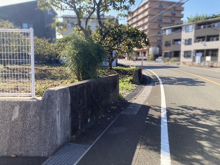 【9/11新着】高知市横浜西町　売土地 現地写真（前面道路含む現地写真）