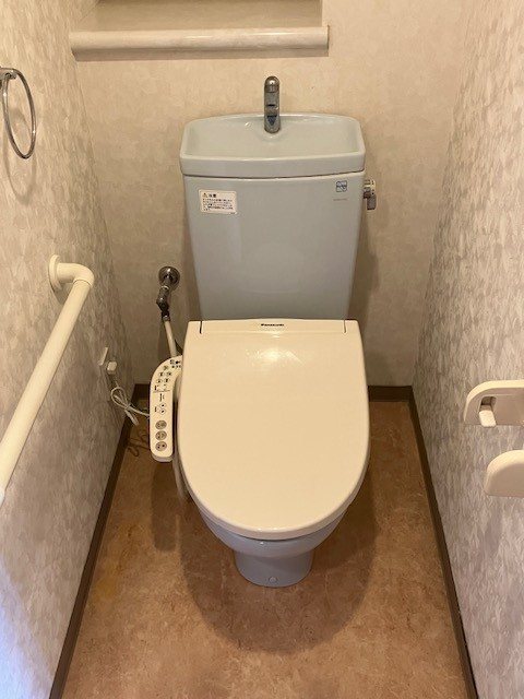 神奈川県横須賀市小川町27-18 内観写真（トイレ）