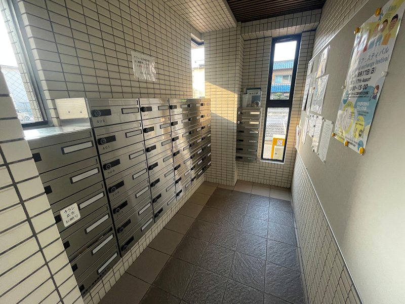 荘苑江南 共用部写真（エントランス）