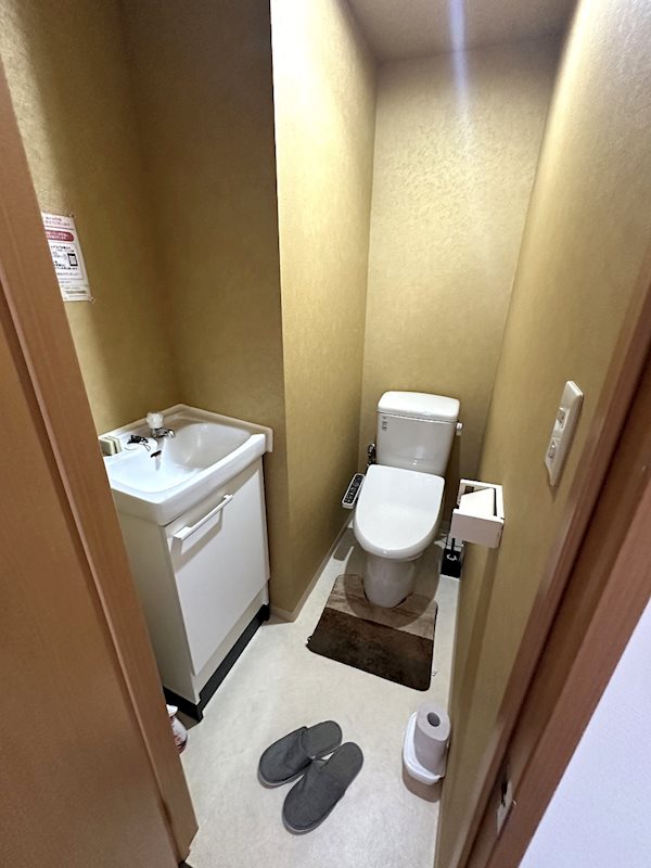 愛知県蒲郡市三谷町川原 内観写真（トイレ）