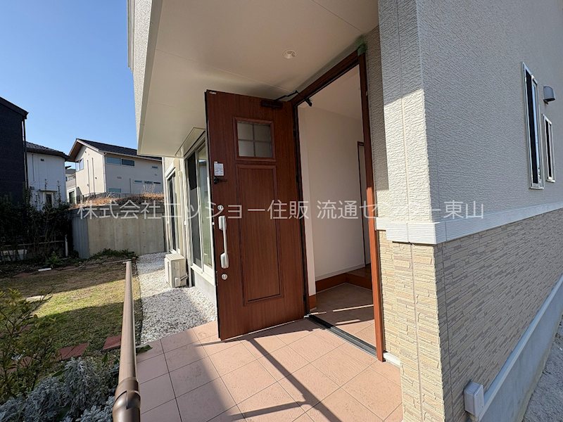 愛知県長久手市前熊一ノ井 現地写真（玄関）