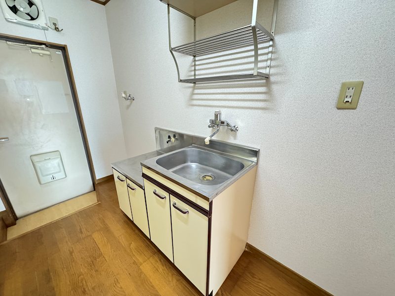 愛知県刈谷市板倉町３丁目 内観写真（キッチン）
