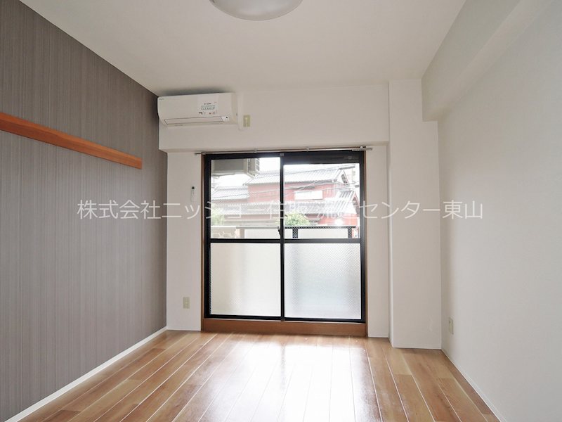 愛知県半田市青山４丁目 内観写真（リビング以外の居室）