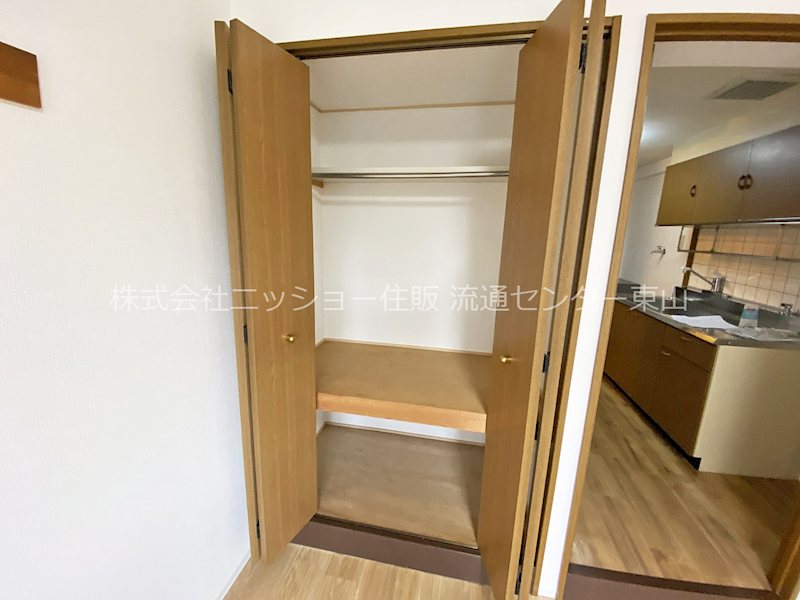 愛知県半田市青山４丁目 内観写真（収納）