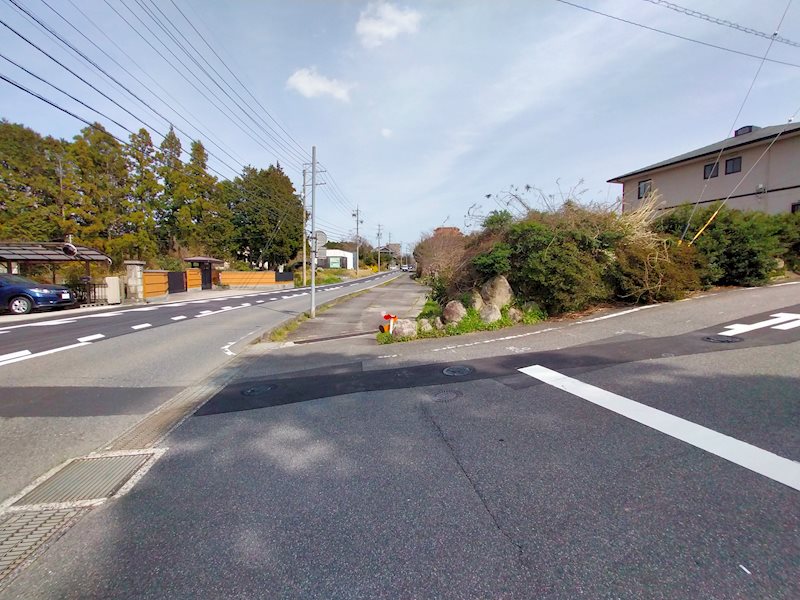【会員限定】亀山市阿野田町　土地　226.18㎡ 現地写真（前面道路含む現地写真）