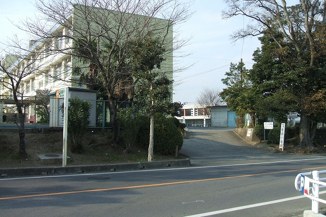 鈴鹿市平田本町1丁目約126坪　土地 小学校
