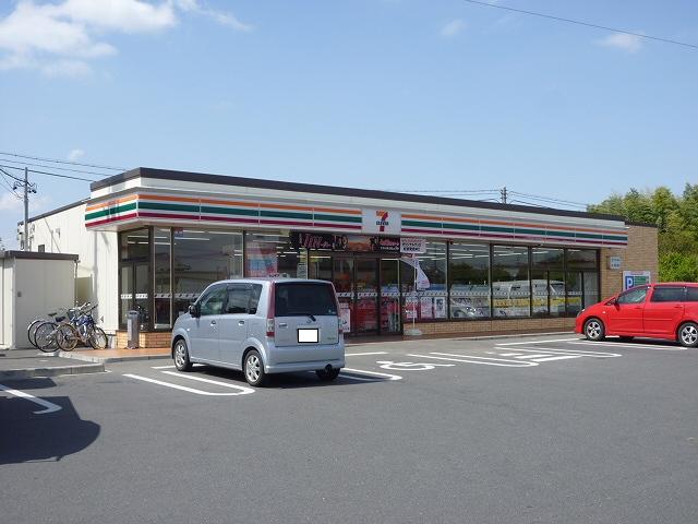 【会員限定】鈴鹿市自由ヶ丘４丁目　中古戸建 コンビニ