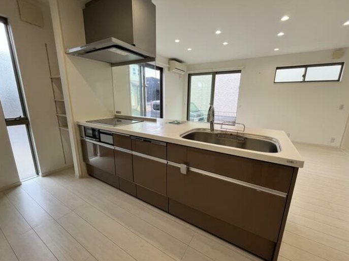 【会員限定】鈴鹿市野町南1　中古戸建 内観写真（キッチン）
