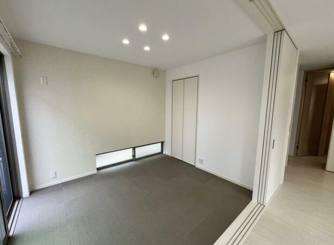 【会員限定】鈴鹿市野町南1　中古戸建 内観写真（リビング以外の居室）
