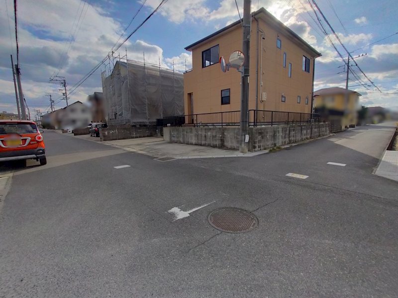鈴鹿市寺家２丁目　中古戸建 現地写真（前面道路含む現地写真）