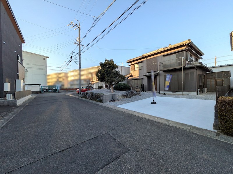 鈴鹿市桜島町５丁目　中古戸建 現地写真（前面道路含む現地写真）