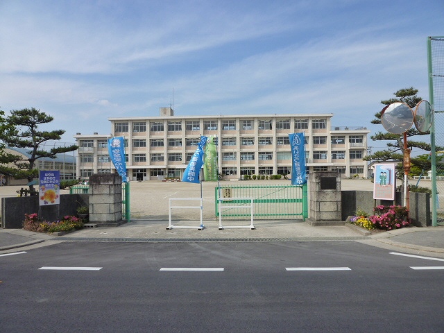 鈴鹿市磯山２丁目　中古戸建 小学校