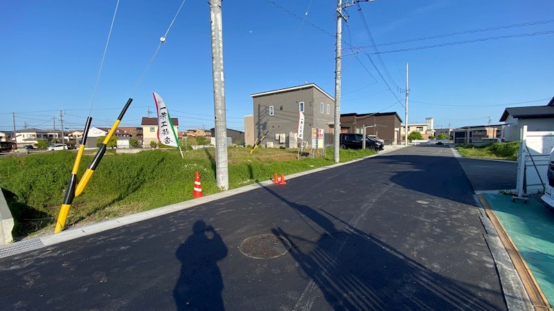 鈴鹿市南玉垣町 住宅用地 4号地 現地写真（前面道路含む現地写真）