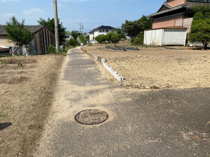 【会員限定】鈴鹿市平野町 土地 112.83坪 現地写真（前面道路含む現地写真）
