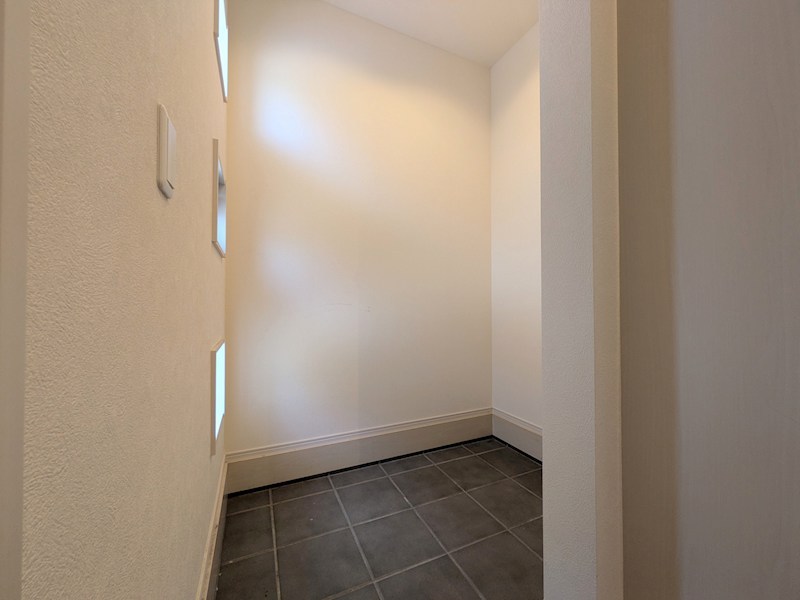 鈴鹿市稲生塩屋1丁目 中古戸建 内観写真（収納）