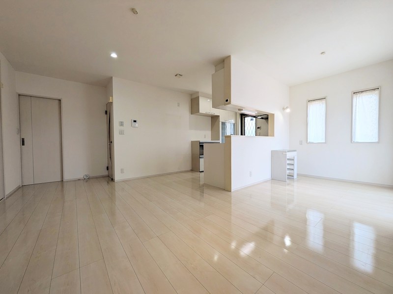 鈴鹿市稲生塩屋1丁目 中古戸建 内観写真（リビング）