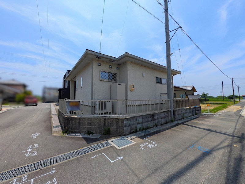 鈴鹿市稲生塩屋1丁目 中古戸建 現地写真（前面道路含む現地写真）