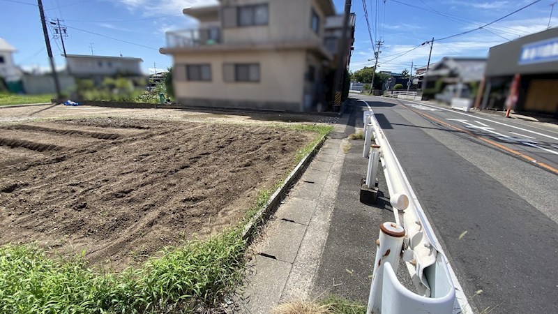 鈴鹿市若松東1丁目 土地 86.39坪 現地写真（前面道路含む現地写真）
