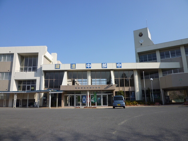【会員限定】亀山市川合町４号地　土地 中学校