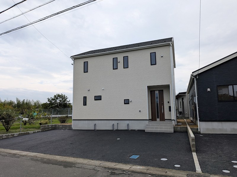 亀山市太岡寺町第２②号棟 全２棟 新築戸建 その他