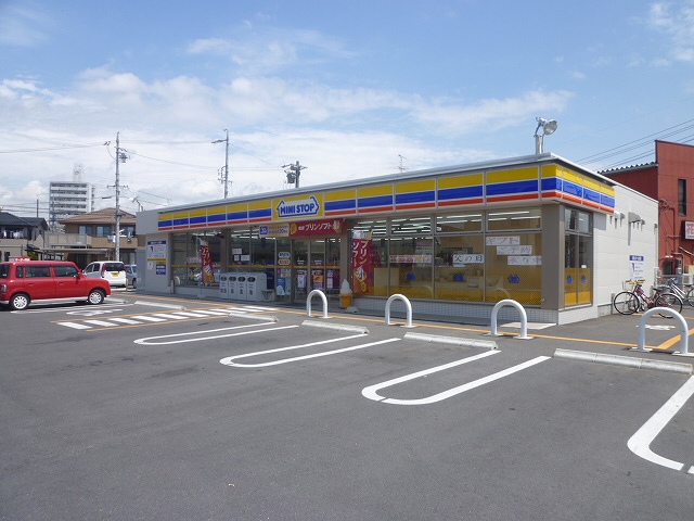 三重県鈴鹿市大池１丁目 コンビニ