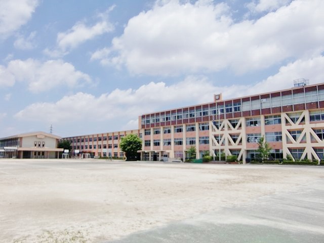日進市岩崎町元井ゲ　区画1 中学校