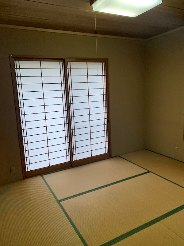 舞鶴市八反田南町・土地付中古住宅 内観写真（リビング以外の居室）