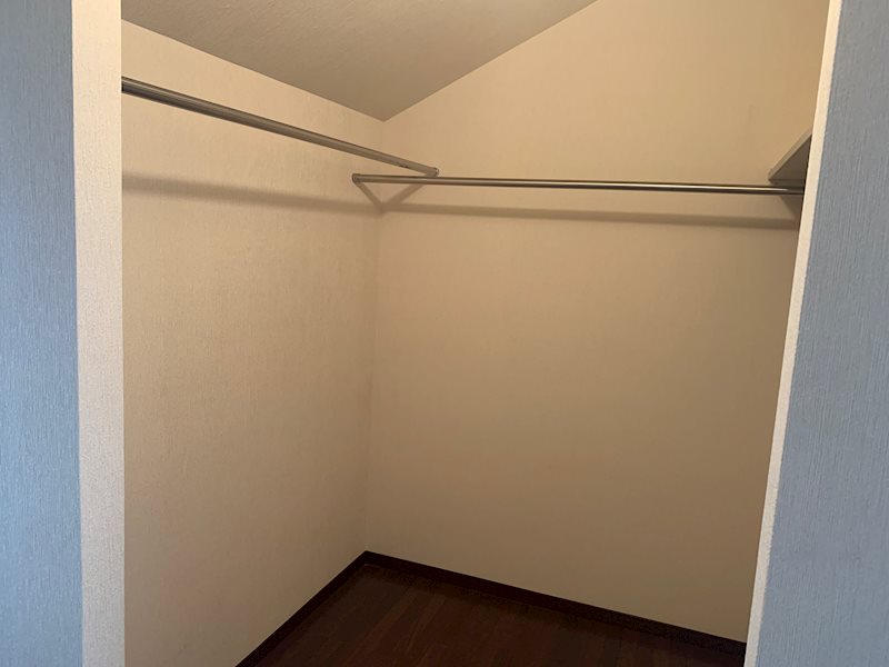 舞鶴市八反田南町・土地付中古住宅 内観写真（収納）