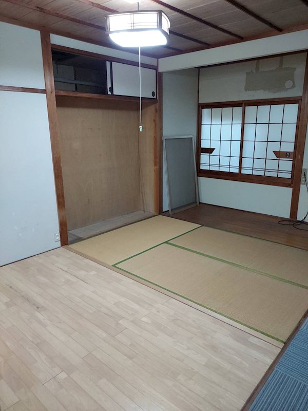 舞鶴市丸山町・土地付中古住宅 内観写真（リビング以外の居室）