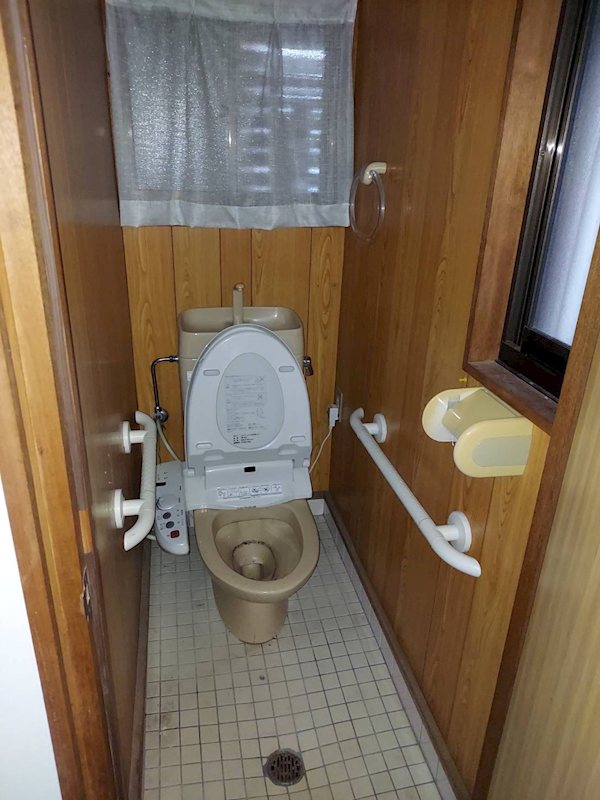 舞鶴市丸山町・土地付中古住宅 内観写真（トイレ）