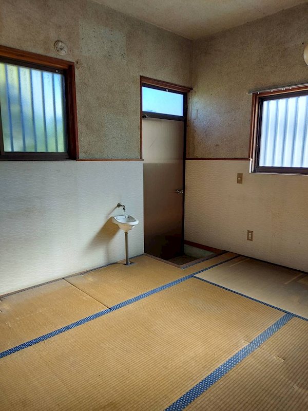 舞鶴市倉梯町・借地中古住宅 内観写真（リビング以外の居室）