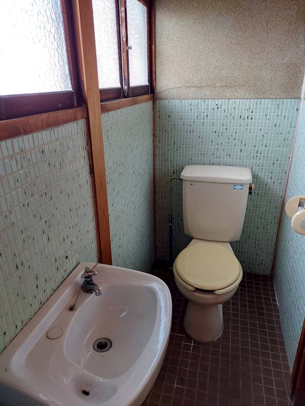 舞鶴市倉梯町・借地中古住宅 内観写真（トイレ）