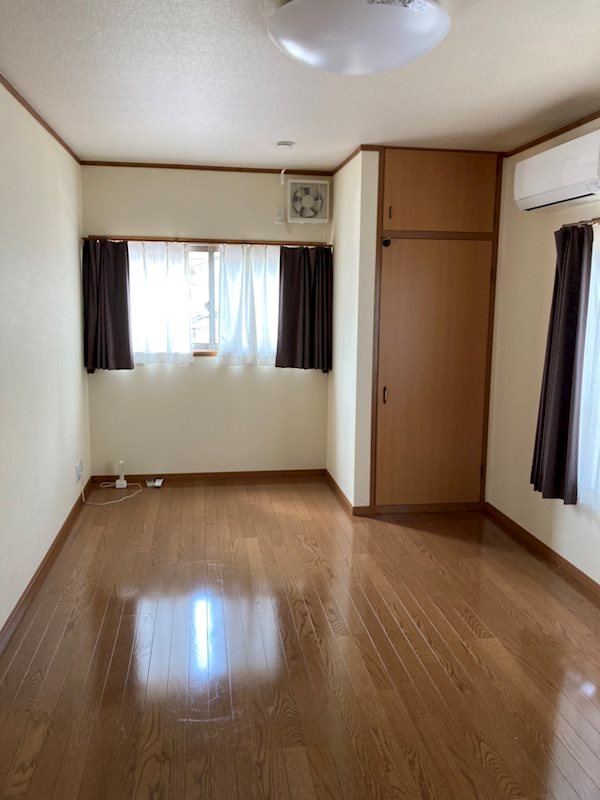 舞鶴市丸山中町・土地付中古住宅 内観写真（リビング以外の居室）