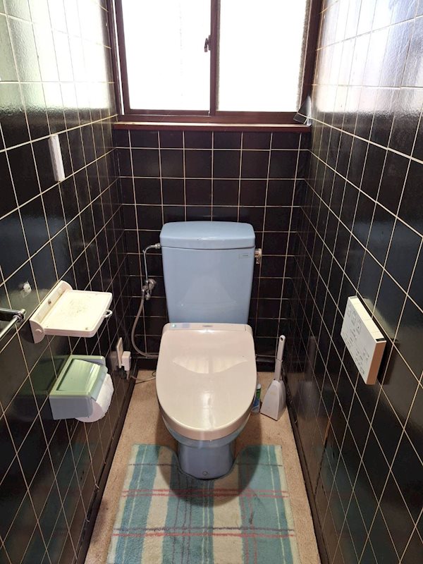 舞鶴市行永・土地付中古住宅 内観写真（トイレ）