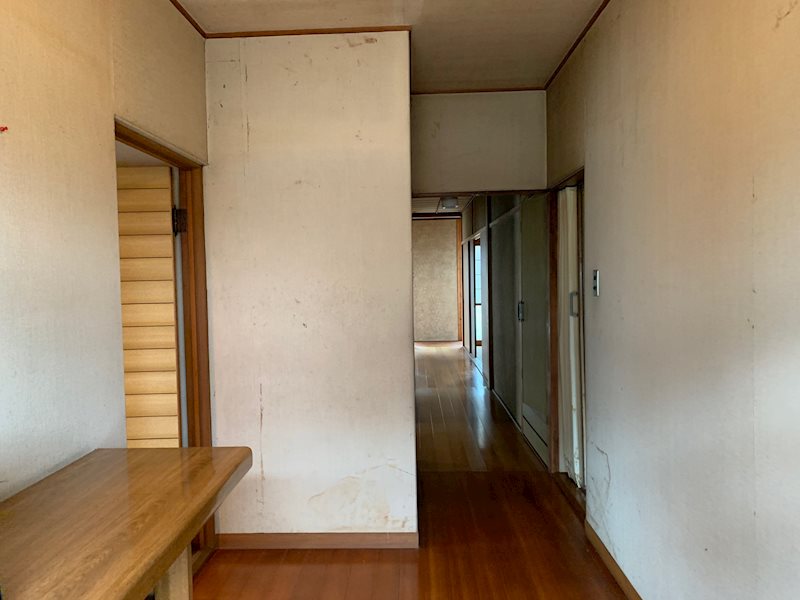 舞鶴市行永・土地付中古住宅 現地写真（玄関）
