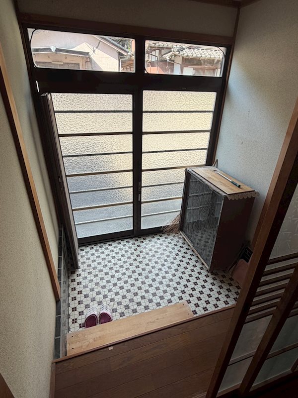 舞鶴市矢之助町・土地付中古住宅 現地写真（玄関）