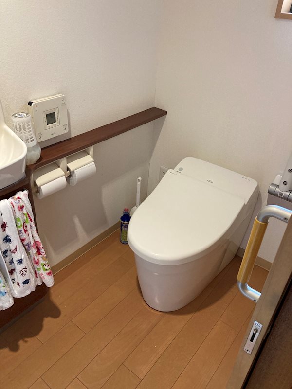 舞鶴市丸田・土地付中古住宅 内観写真（トイレ）