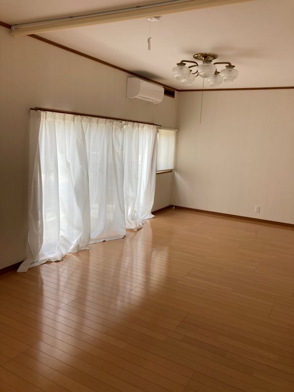舞鶴市丸山中町・土地付中古住宅 内観写真（リビング以外の居室）