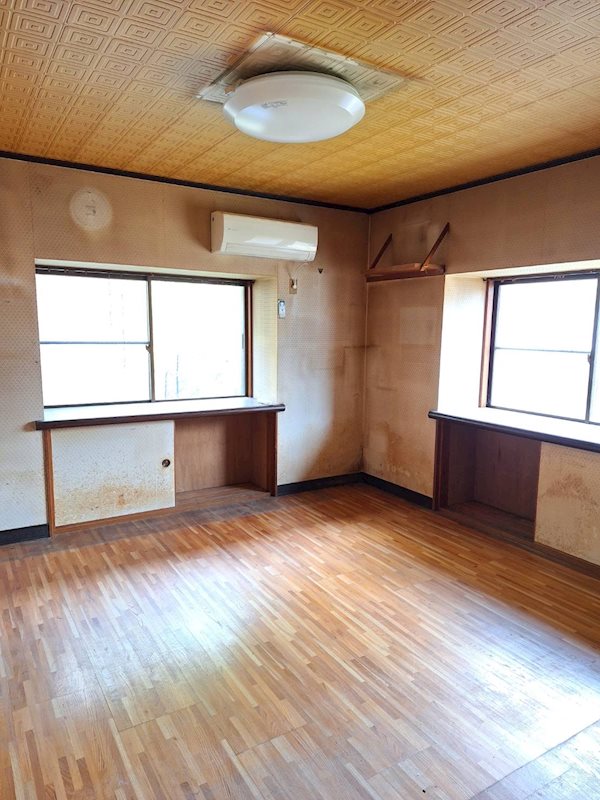 舞鶴市上安・土地付中古住宅 内観写真（リビング）