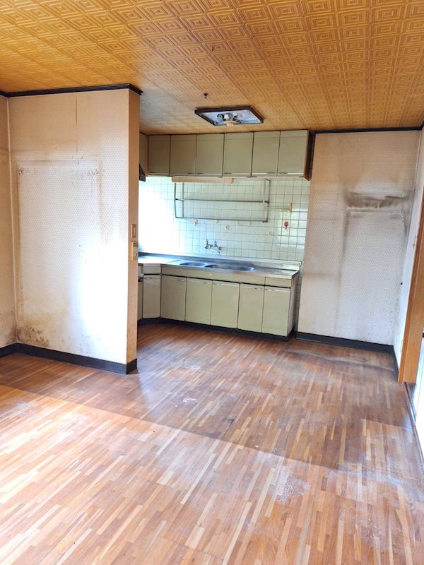 舞鶴市上安・土地付中古住宅 内観写真（リビング）