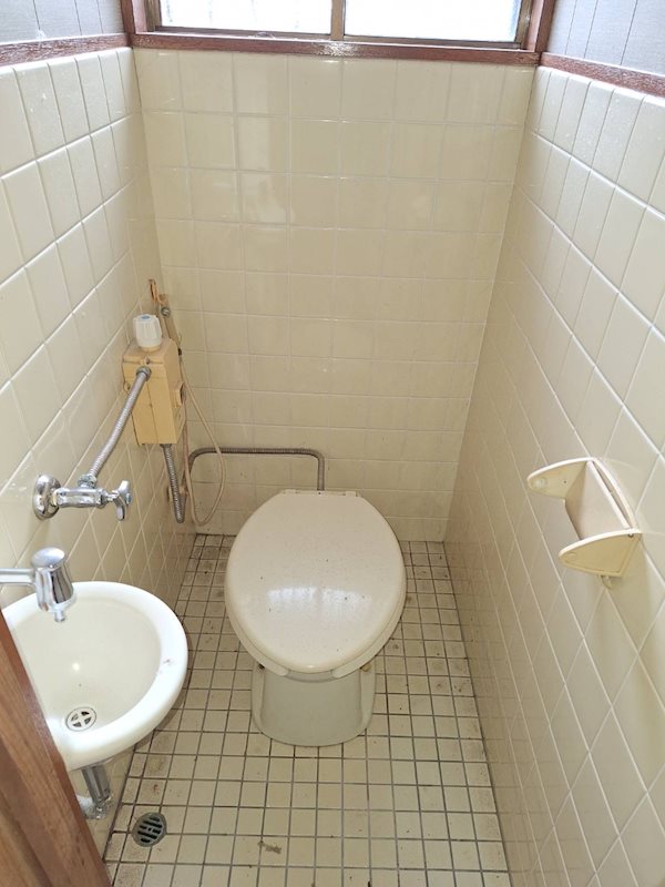 舞鶴市上安・土地付中古住宅 内観写真（トイレ）