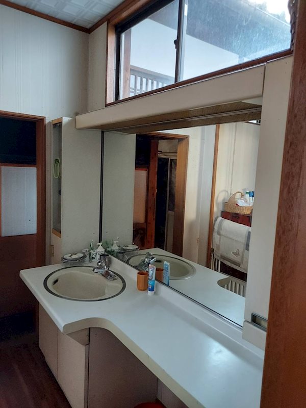 舞鶴市余部上・土地付中古住宅 内観写真（洗面台・洗面所）