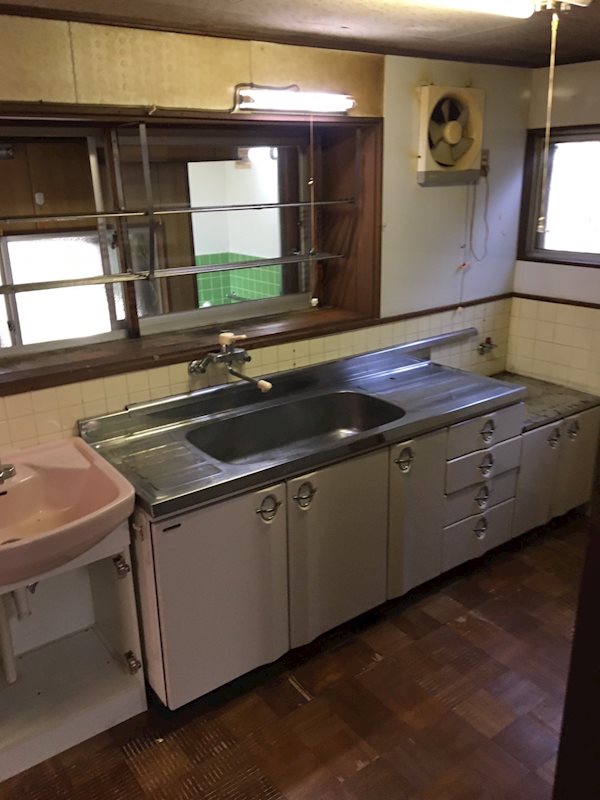 舞鶴市余部上・土地付中古住宅 内観写真（キッチン）